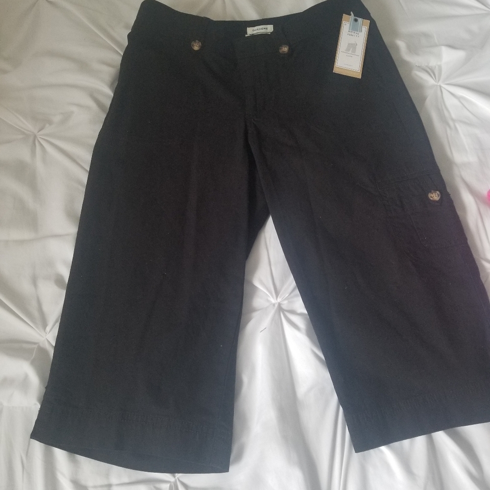 NWT Dockers capri curvy fit Size 6